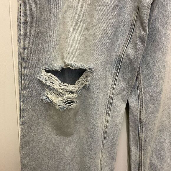 New Wild Fable Women's Size 14 Distressed Mid Rise 90s Relaxed Straight Jeans - Picture 3 of 11